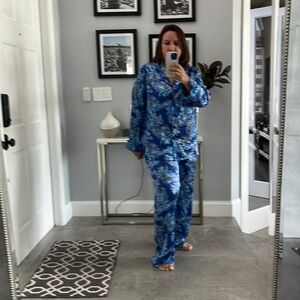 Morgan Taylor 2 piece set‎ pajamas long sleeve button down